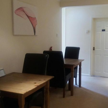 Crescent Cottage B&B Petersfield Bagian luar foto