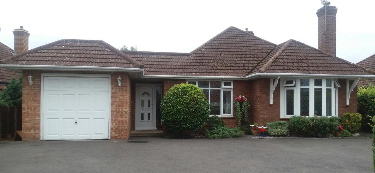Crescent Cottage B&B Petersfield Bagian luar foto